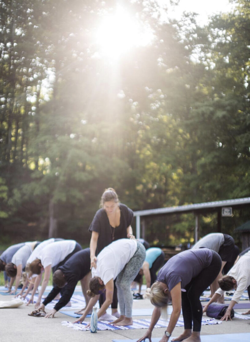 Práctica del yoga al aire libre
